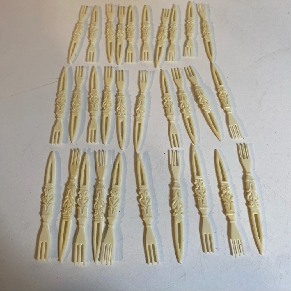 Vintage Celluloid Ivory Appetizer Picks And Floral Container 4.5” X 2” 30 Picks